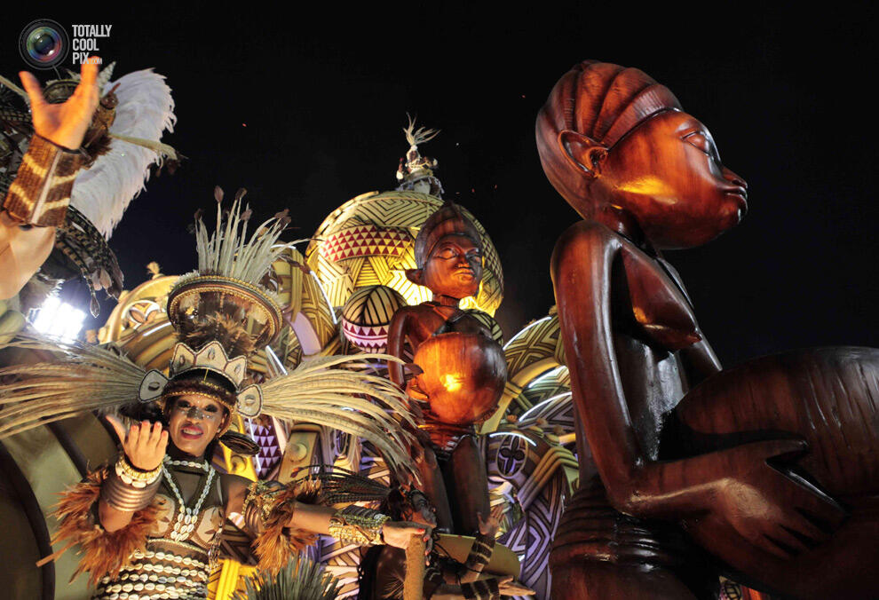 Inilah Karnaval Terbesar dan paling ditunggu sejagad " RIO KARNAVAL 2014 "