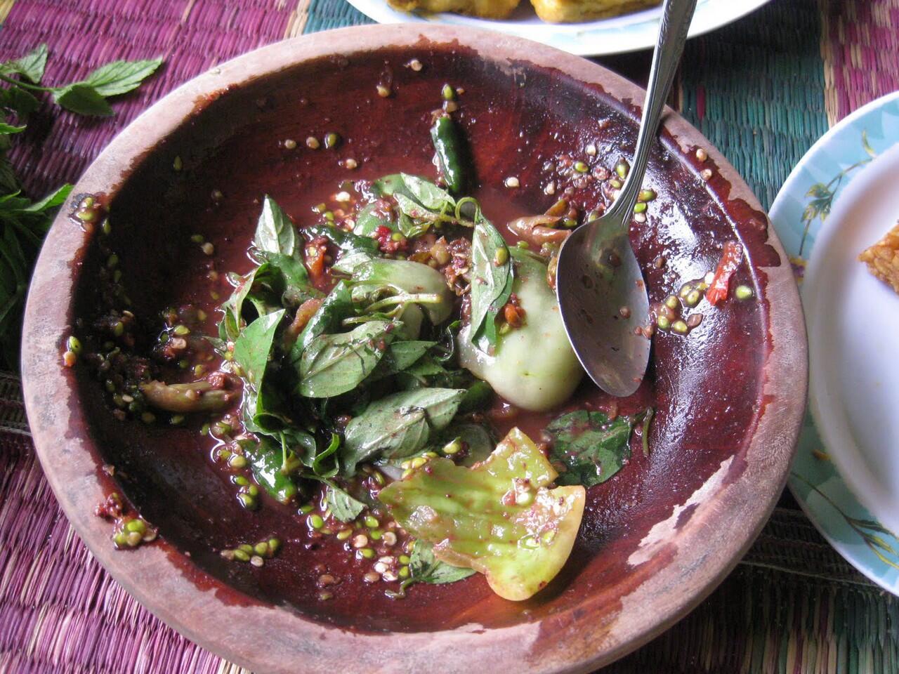 Sambel,Sambel Mentah VS Sambel Tumis Ma'nyosan mana? Share Dimari