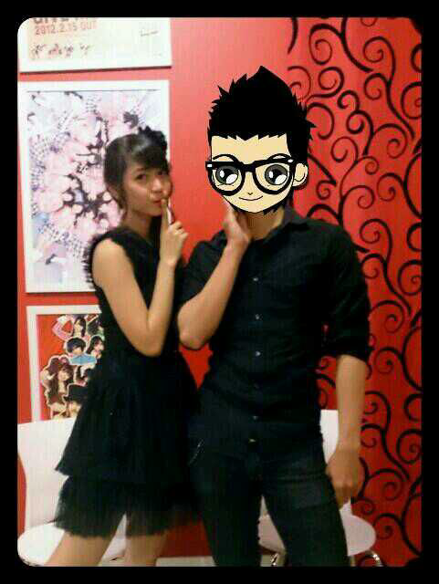 Bagaimana pendapat nya nih gan bisa foto bareng sama idol nya