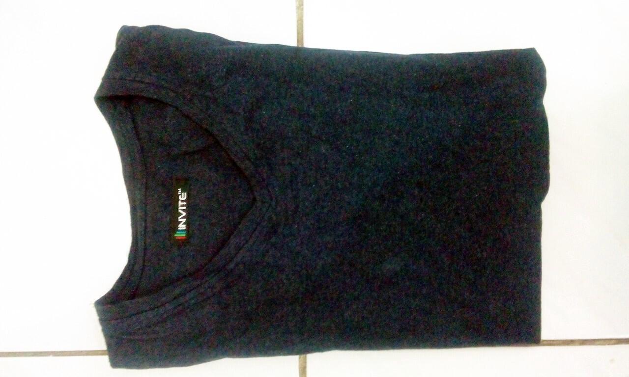 Kaos V Neck (merk "INVITE")