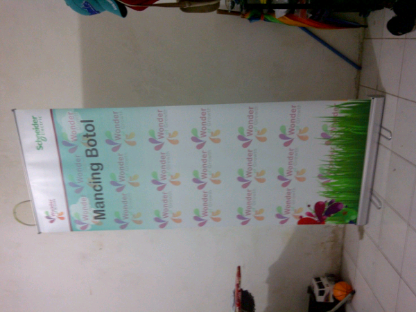 Jual Rangka Roll Up Banner Sisa Event.