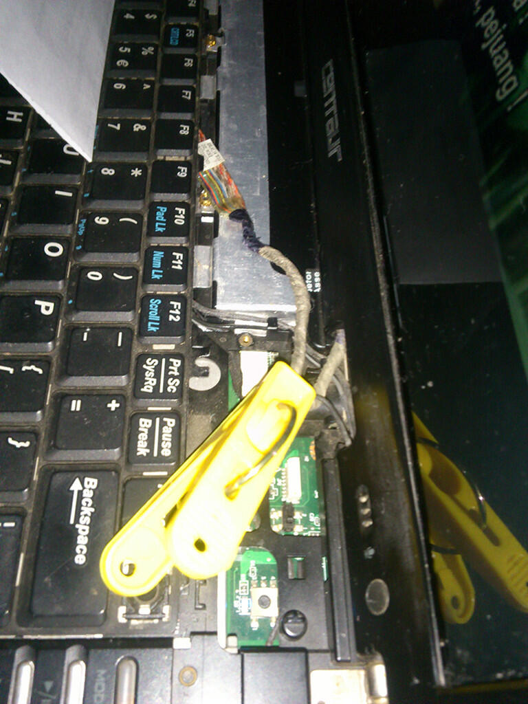 yang udah jago di jual beli barang second laptop masuk gan ane butuh saran