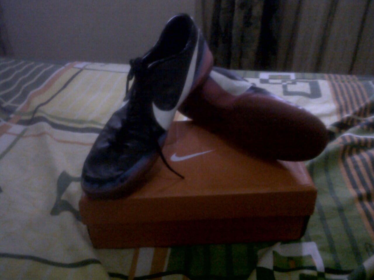 JUAL SEPATU FUTSAL NIKE MERCURIAL,DLL HARGA MURAH !!!! MAMPIR DULU