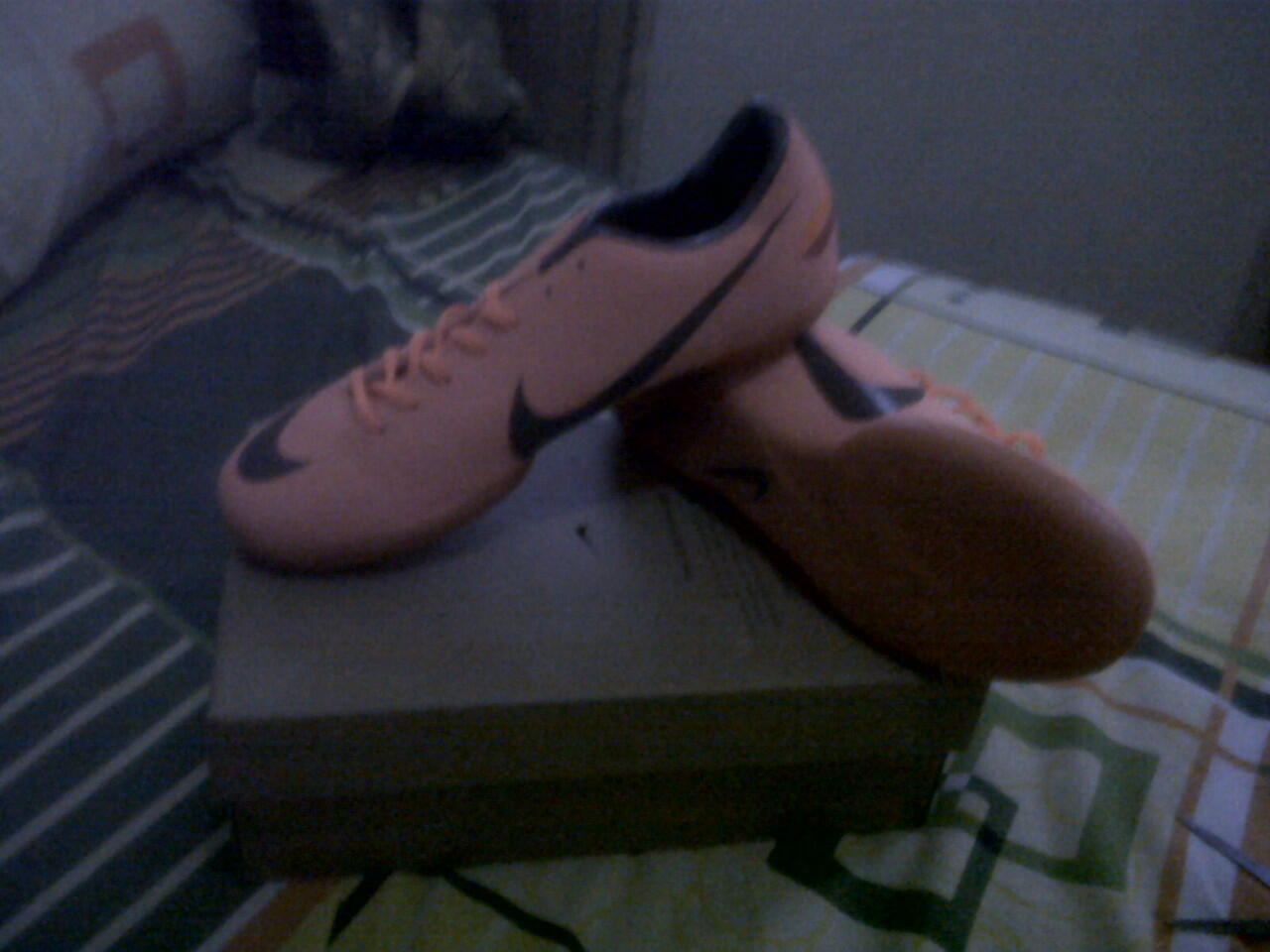 JUAL SEPATU FUTSAL NIKE MERCURIAL,DLL HARGA MURAH !!!! MAMPIR DULU