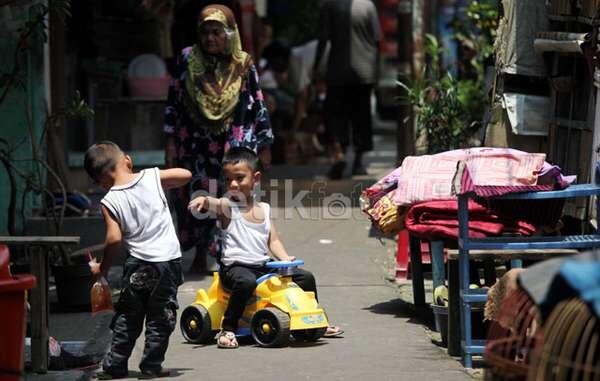 (Ngene Ngeres en Surem) 5 Juta warga DKI tinggal di tanah ilegal