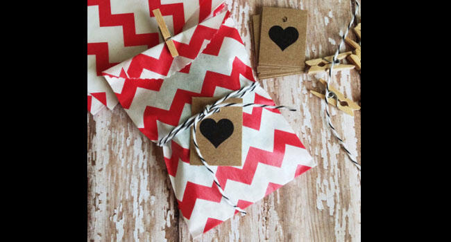 10 Cara Kreatif Membungkus Kado Buat Pasangan Agan .. 
