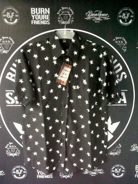 Kemeja full print motif playboy dan masih banyak gan mtoif lainnya gan yoo ah