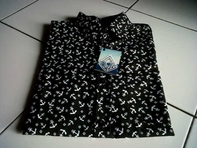 Kemeja full print motif playboy dan masih banyak gan mtoif lainnya gan yoo ah