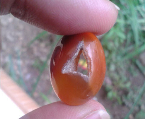 (ASK) Dua Buah Batu Combong ane Hilang Misterius gan Need Help!
