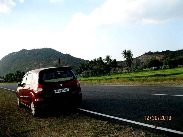 Bantuin Pilih Mobil Ya Gan Antara Ertiga, Grand Livina Dan Avanza.. Keren Mana Gan??