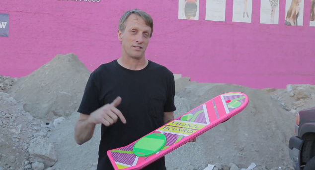 Canggihnya Skateboard Ini, Tanpa Roda dan Bisa Melayang di Udara!