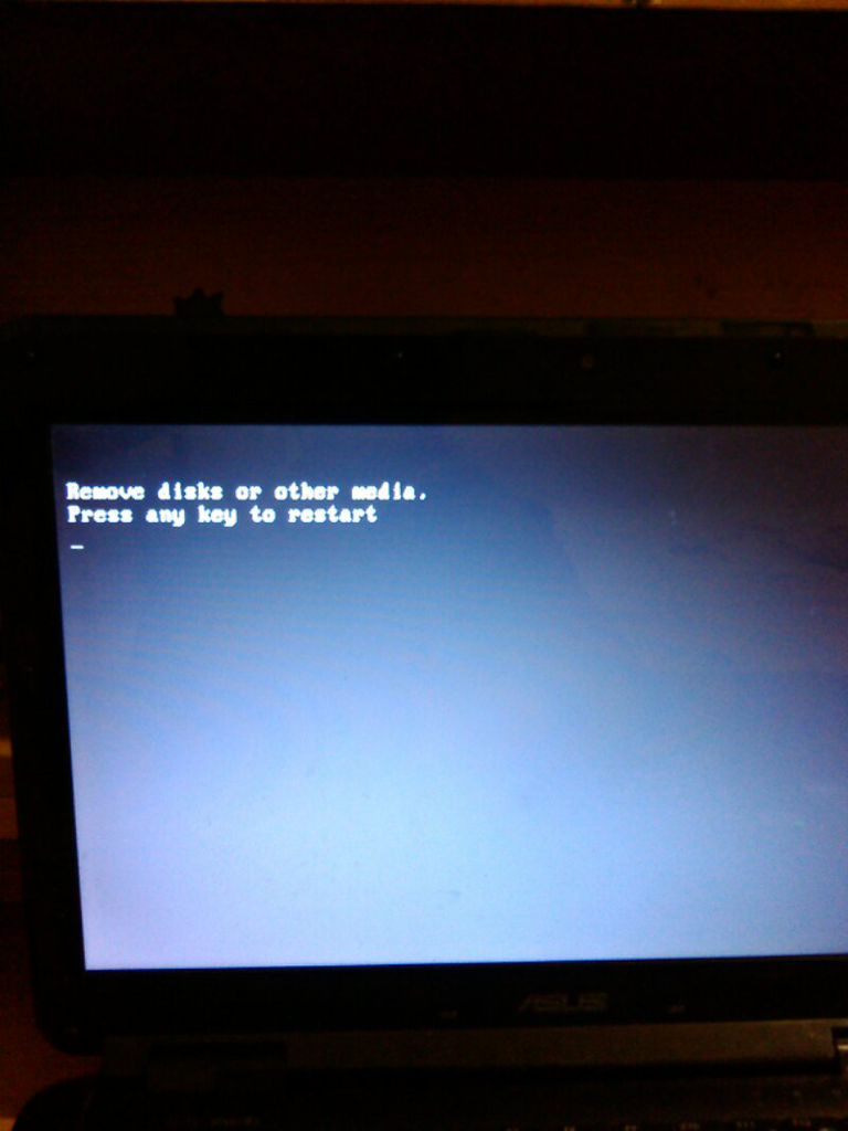 Removable Disk BIOS. EXF remove Disk or other Media Press any Key to restart.