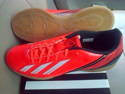 Adidas F5 IN Futsal Infrared