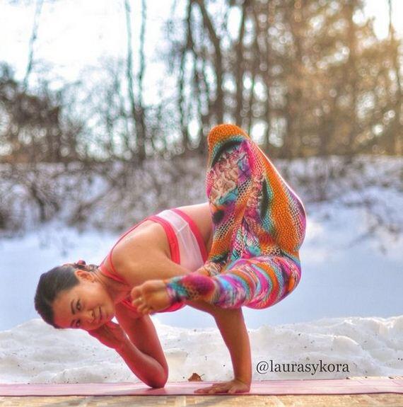 Dengan Yoga, Ibu ini terlihat Sexy, dan mempunyai 600,000 pengikut di Instagram .