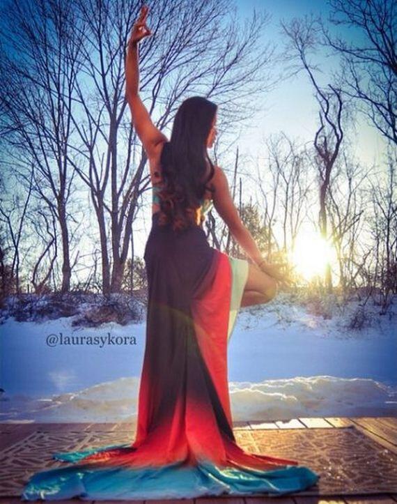 Dengan Yoga, Ibu ini terlihat Sexy, dan mempunyai 600,000 pengikut di Instagram .