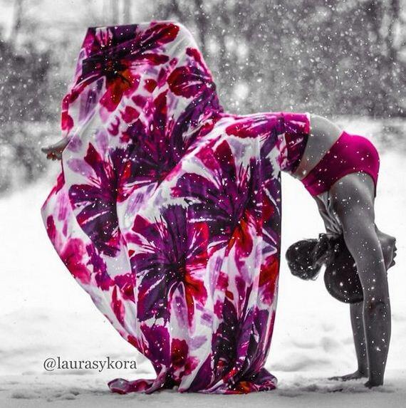 Dengan Yoga, Ibu ini terlihat Sexy, dan mempunyai 600,000 pengikut di Instagram .