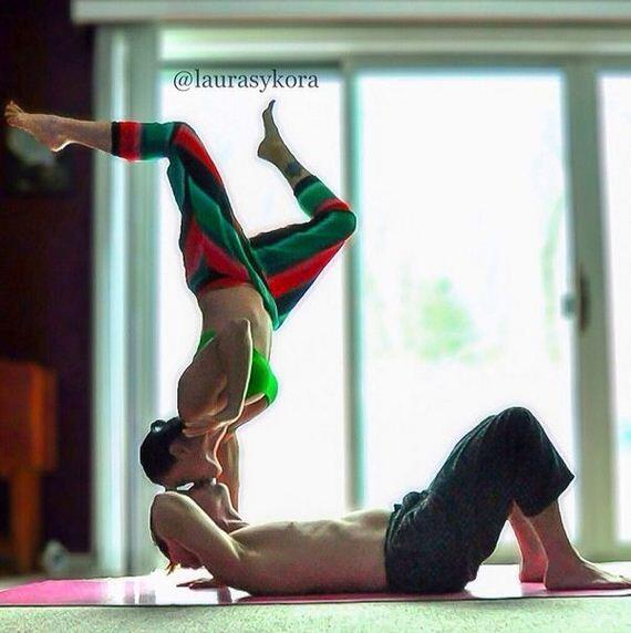 Dengan Yoga, Ibu ini terlihat Sexy, dan mempunyai 600,000 pengikut di Instagram .