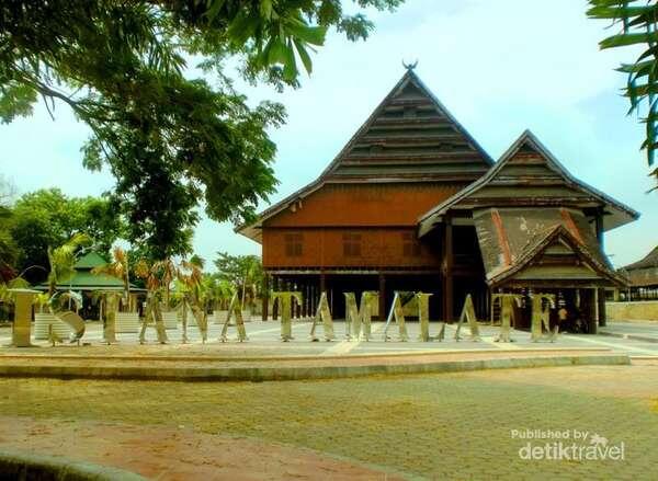 Istana-istana Keren di Nusantara