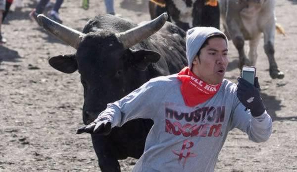 12 Foto Selfies ini Berada di Tingkatan yang Berbeda (Extreme) . .