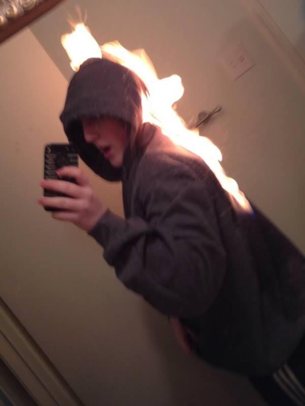 12 Foto Selfies ini Berada di Tingkatan yang Berbeda (Extreme) . .