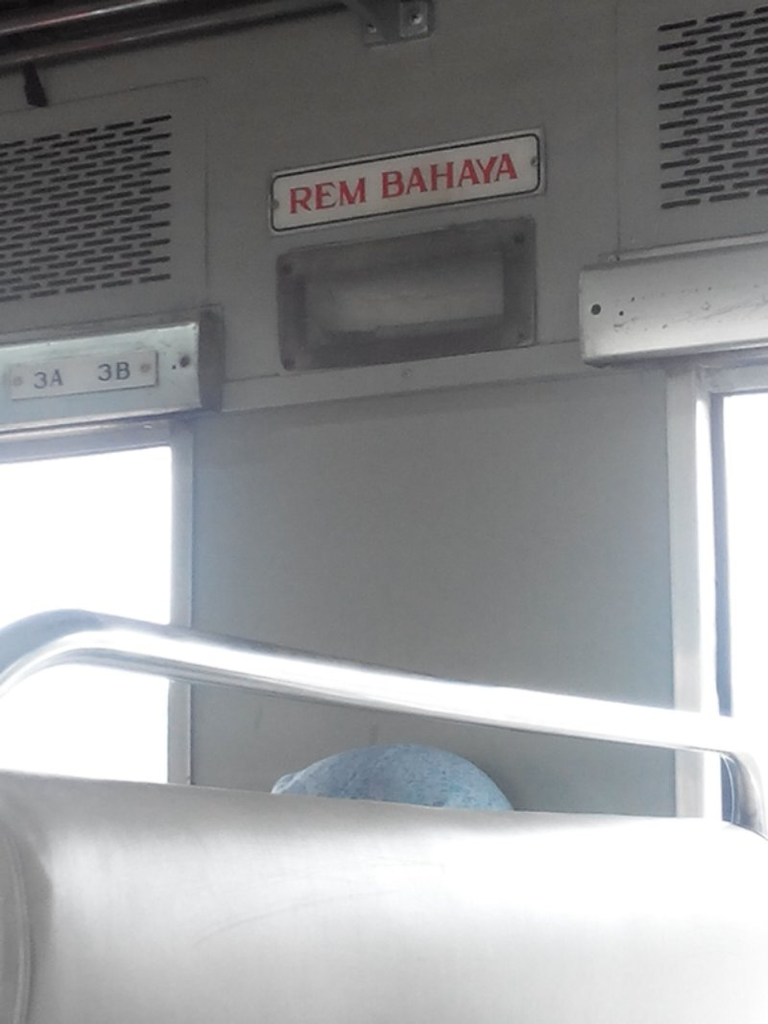 Bahaya nya &quot;REM BAHAYA&quot; Kereta Api