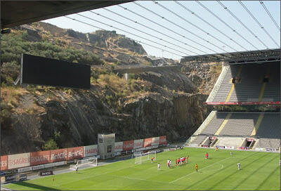 10 Stadion Sepakbola Tersembunyi Paling Indah di Dunia &#91;+PIC&#93;