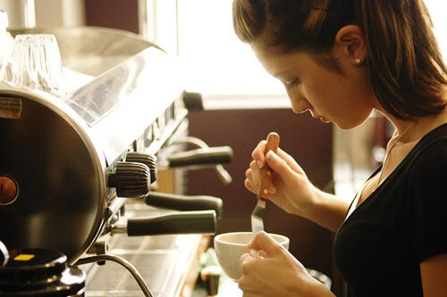 Latte art? pernah denger gan? kalo belum sini masuk.