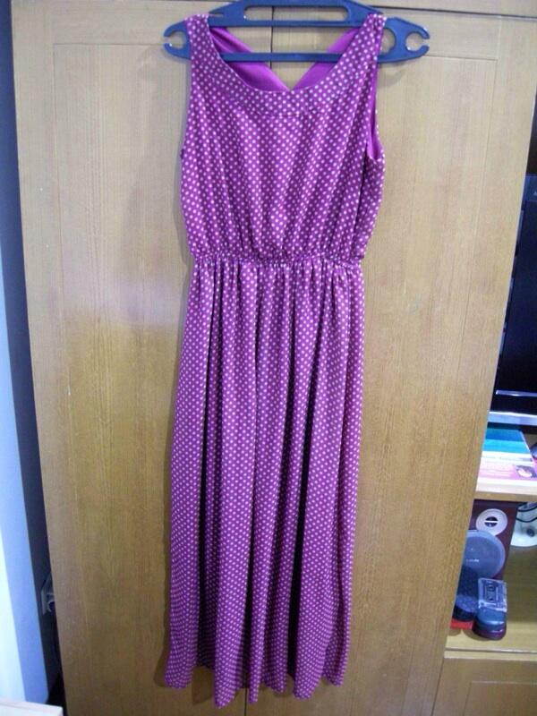 Preloved/ garage sale : baju kaos dress branded (next, zara, mango, trf, dll) murah.