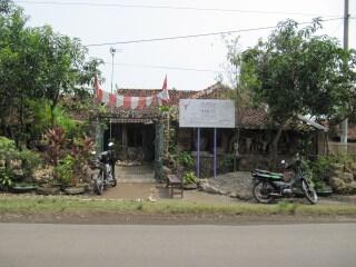 tau gak si cirebon punya museum geologi jeh.