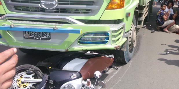 WASPADALAH !!! PENGAKUAN MENGEJUTKAN MENGAPA BANYAK BIKERS TEWAS TERLINDAS TRUK