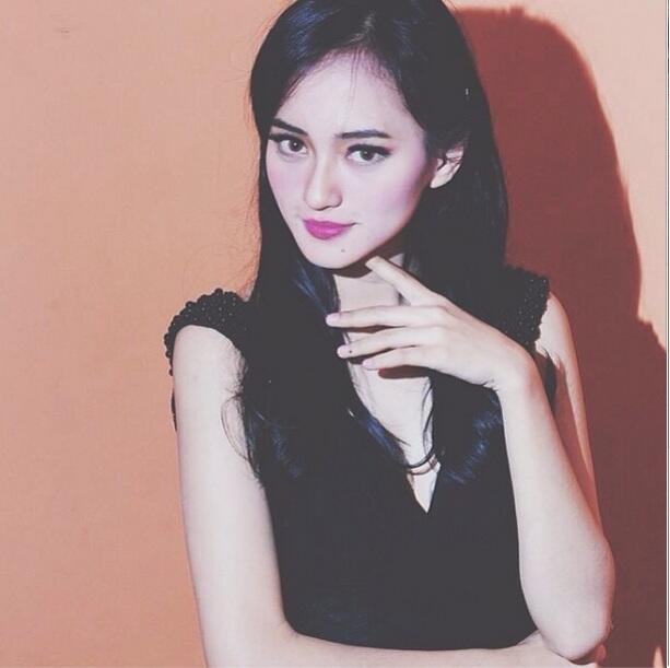 Indah Kusuma, bermula dari Youtube jadi 15 Besar Miss Indonesia 2014