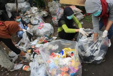 Yuk, udah saatnya kita cerdas (PEMILAHAN SAMPAH) untuk #IndonesiaBersih