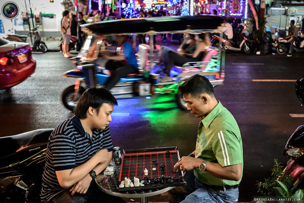 TUK - TUK ,Bajaj ala Bangkok ! Bisa hidup dan bersaing dengan transportasi lain