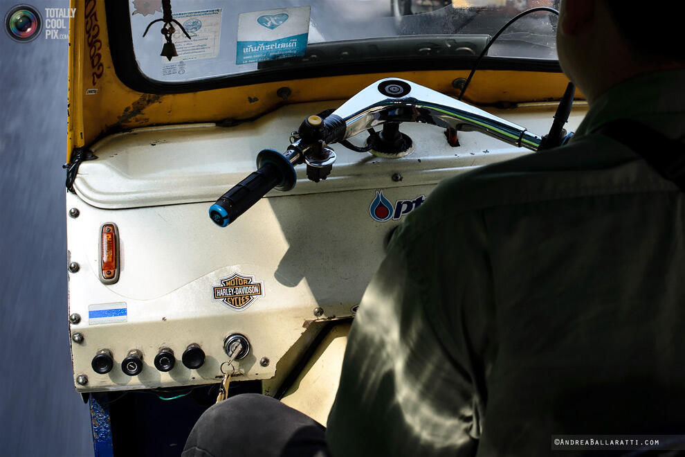 TUK - TUK ,Bajaj ala Bangkok ! Bisa hidup dan bersaing dengan transportasi lain