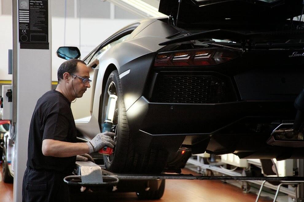 Yuk Lihat Proses Pembuatan Lamborghini di Italia :)