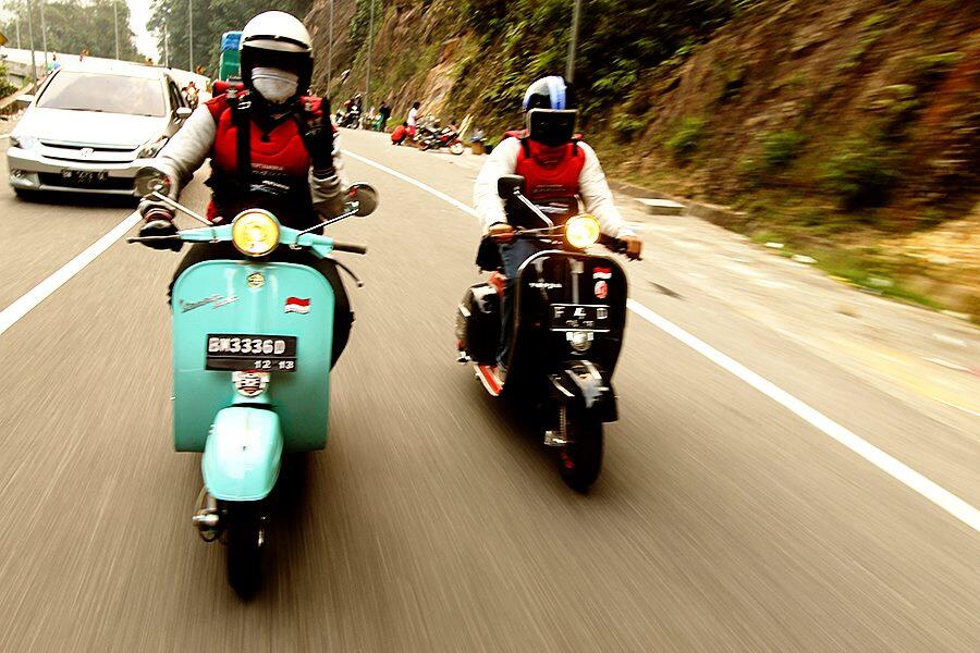 Touring Pekanbaru - Kebon teh Solok with vespa