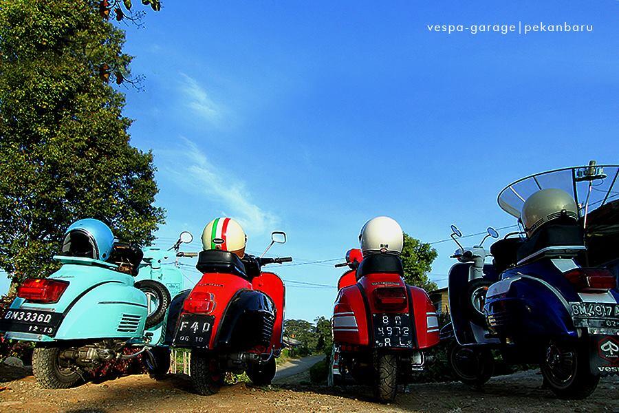 Touring Pekanbaru - Kebon teh Solok with vespa