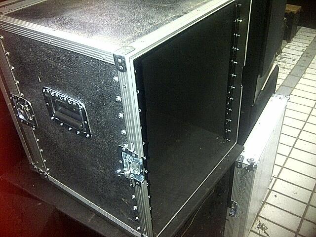 Terjual Jual hardcase lcd tv, sound system, rack power 