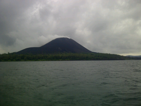 Miris Gan, Sampah di Bibir Pantai Anak Gn. Krakatau