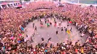 Moshing and Haedbang