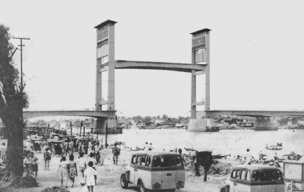 keunikan Jembatan "AMPERA" Palembang (first thread newbie...heheh)