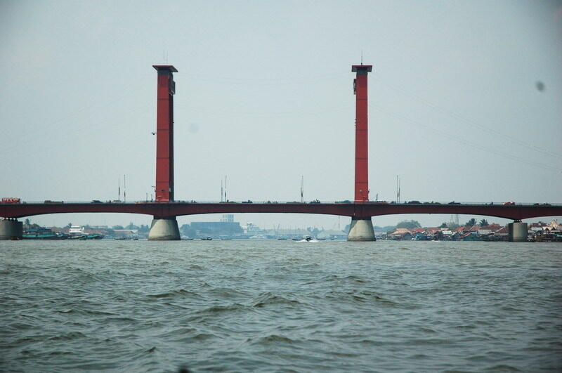 keunikan Jembatan "AMPERA" Palembang (first thread newbie...heheh)