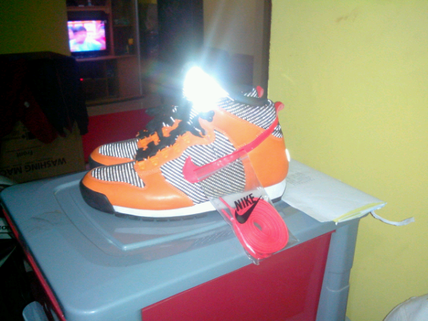 2nd original nike dunk lava size 9..tag jordan,airmax,NB,reebok