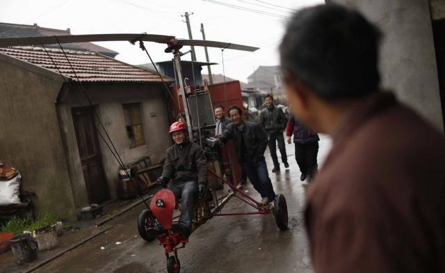 Ingin Bisa Terbang, Pria China ini Ciptakan Helikopter Sendiri