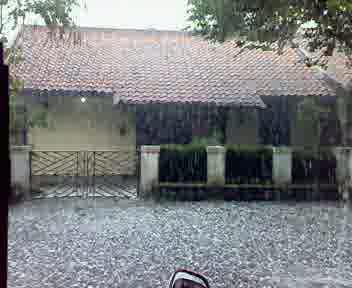 Bagaimana bisa terjadi hujan es?