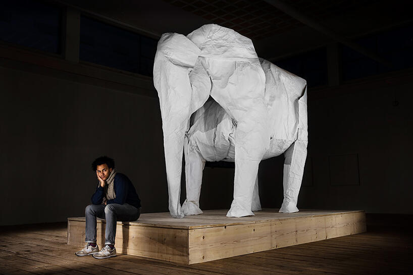 Origami gajah raksasa (tinggi 3 Meter cuma dibikin dari selembar kertas)