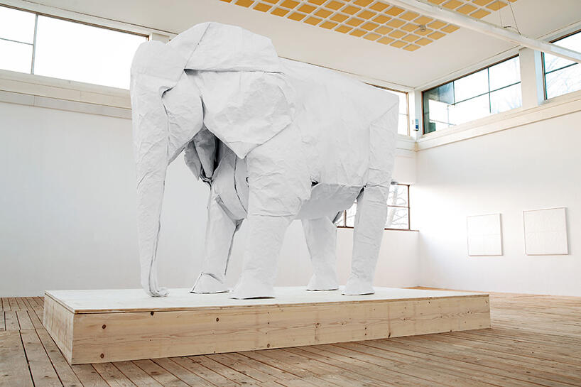 Origami gajah raksasa (tinggi 3 Meter cuma dibikin dari selembar kertas)
