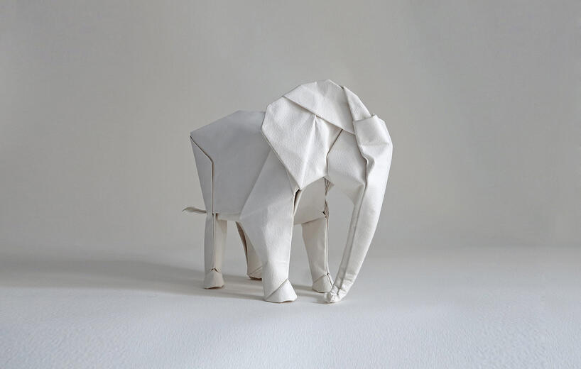Origami gajah raksasa (tinggi 3 Meter cuma dibikin dari selembar kertas)