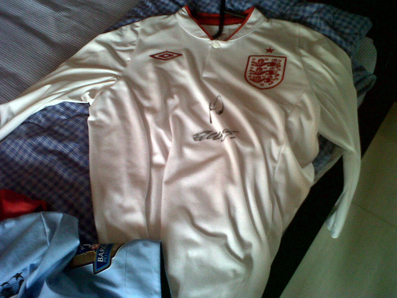 jual original jersey england home ls euro 12/13 sign micah and scott size 38/m