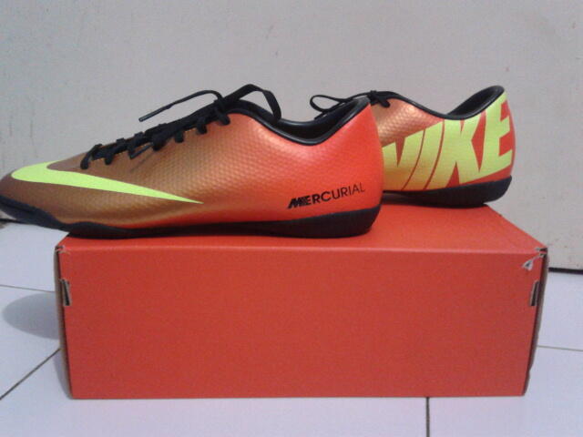 SEPATU FUTSAL NIKE MERCURIAL VICTORY IV SUNSET 1000% Original Murah